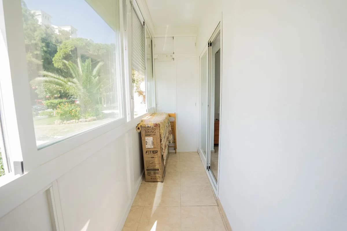1 Bedroom Middle Floor Apartment for Sale in Calahonda, Málaga - Image 7