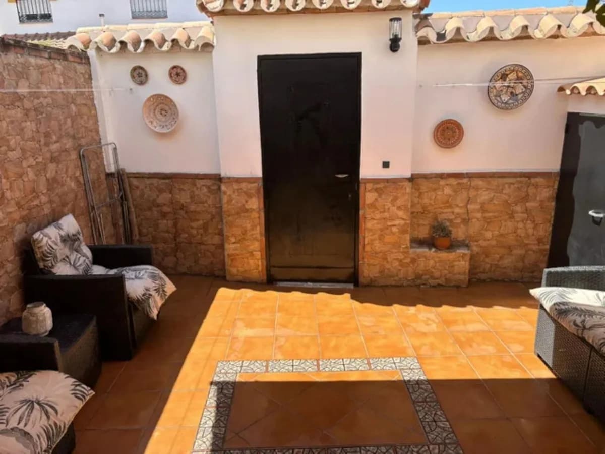 3 Bedroom Semi-Detached House for Sale in Alhaurín de la Torre, Málaga - Image 8
