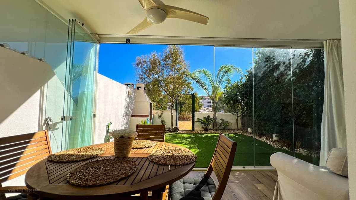 2 Bedroom Ground Floor Apartment for Sale in La Cala de Mijas, Málaga - Image 4