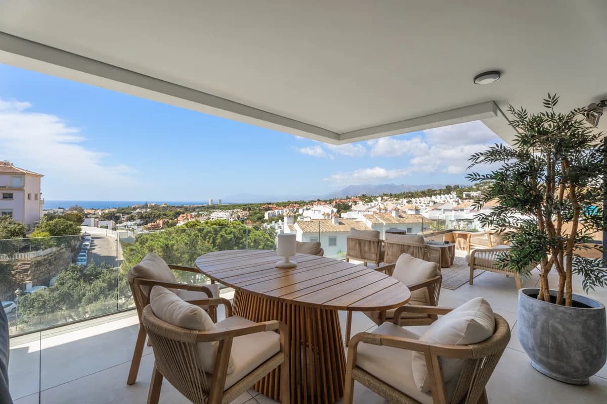 3 Bedroom Penthouse Duplex for Sale in Artola, Málaga - Image 2