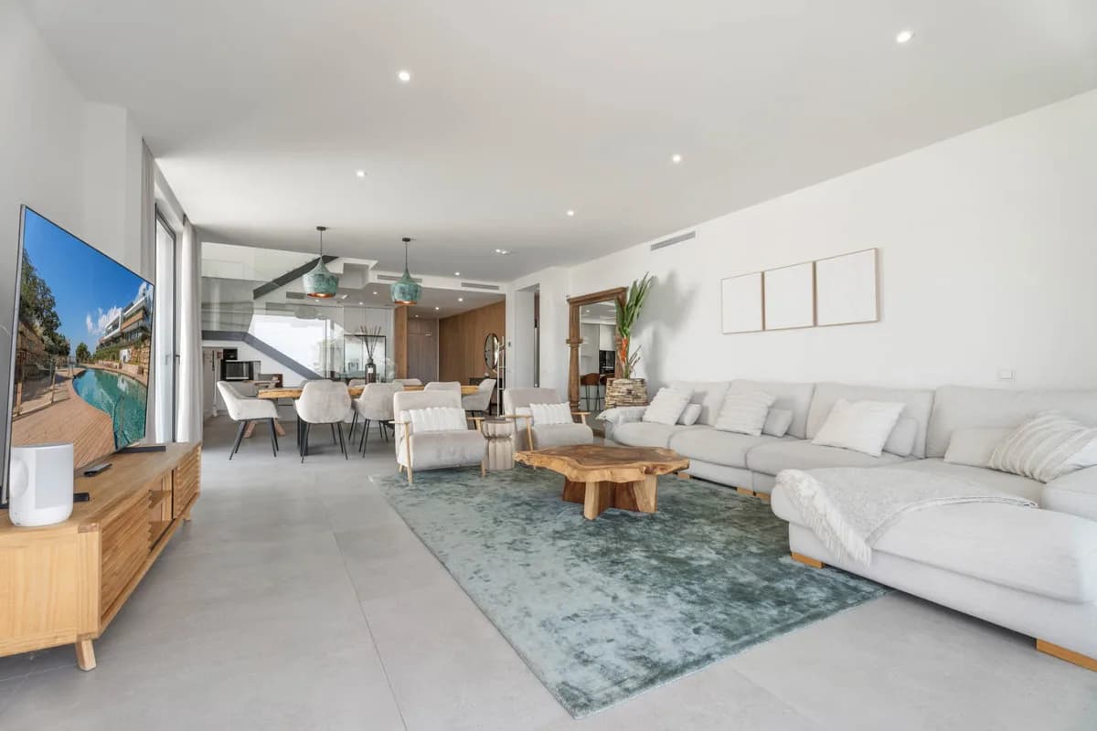 3 Bedroom Penthouse Duplex for Sale in Artola, Málaga - Image 5
