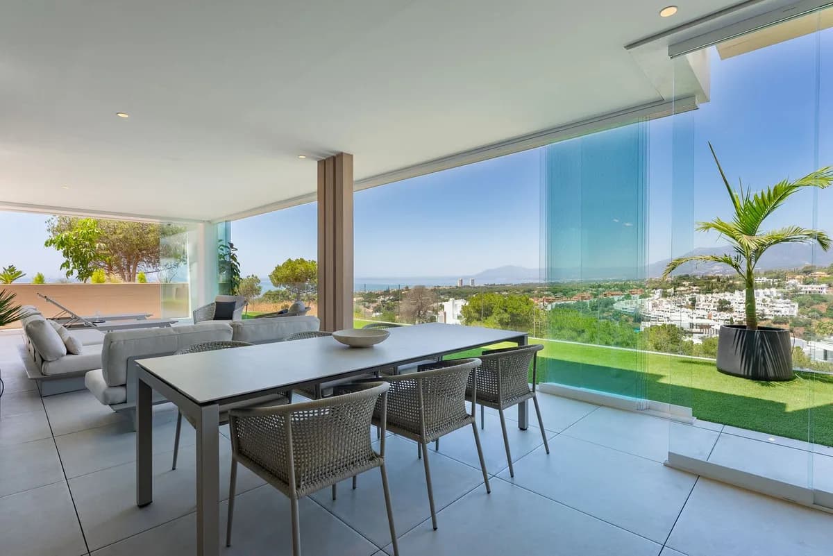 3 Bedroom Ground Floor Apartment for Sale in Cabopino, Málaga - Image 4