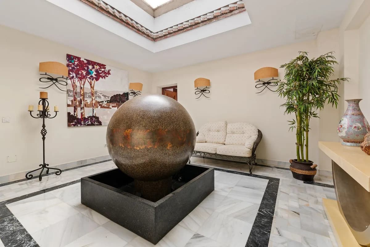 4 Bedroom Detached Villa for Sale in Estepona, Málaga - Image 6