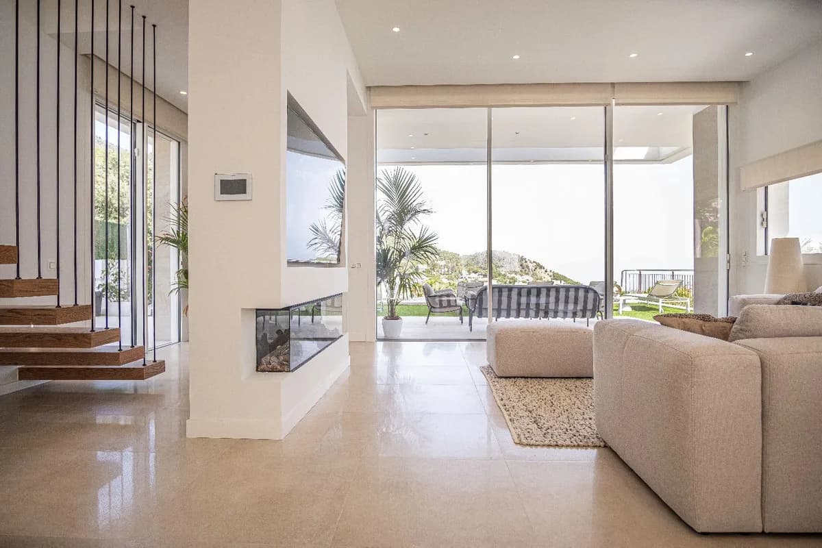 6 Bedroom Detached Villa for Sale in Mijas, Málaga - Image 6