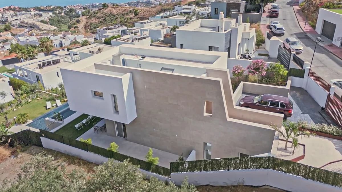6 Bedroom Detached Villa for Sale in Mijas, Málaga - Image 7