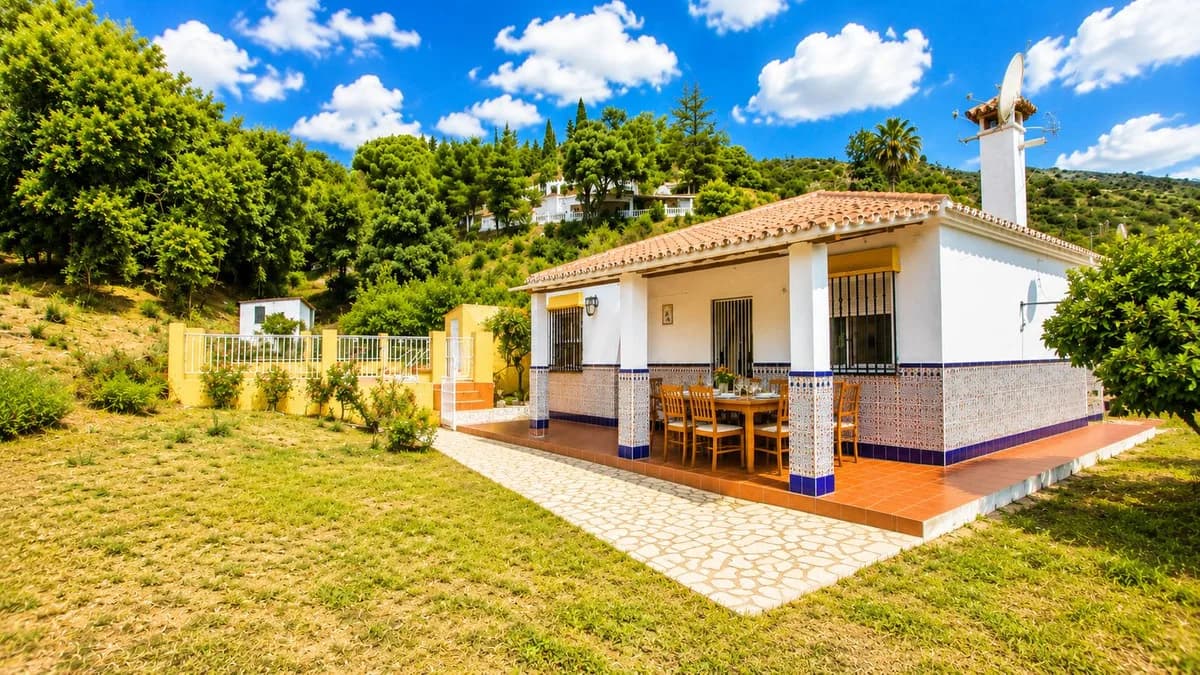 3 Bedroom Finca - Cortijo for Sale in Estepona, Málaga - Image 3