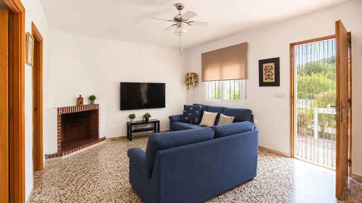 3 Bedroom Finca - Cortijo for Sale in Estepona, Málaga - Image 5