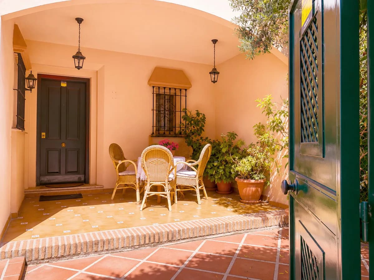 4 Bedroom Semi-Detached House for Sale in Guadalmina Alta, Málaga