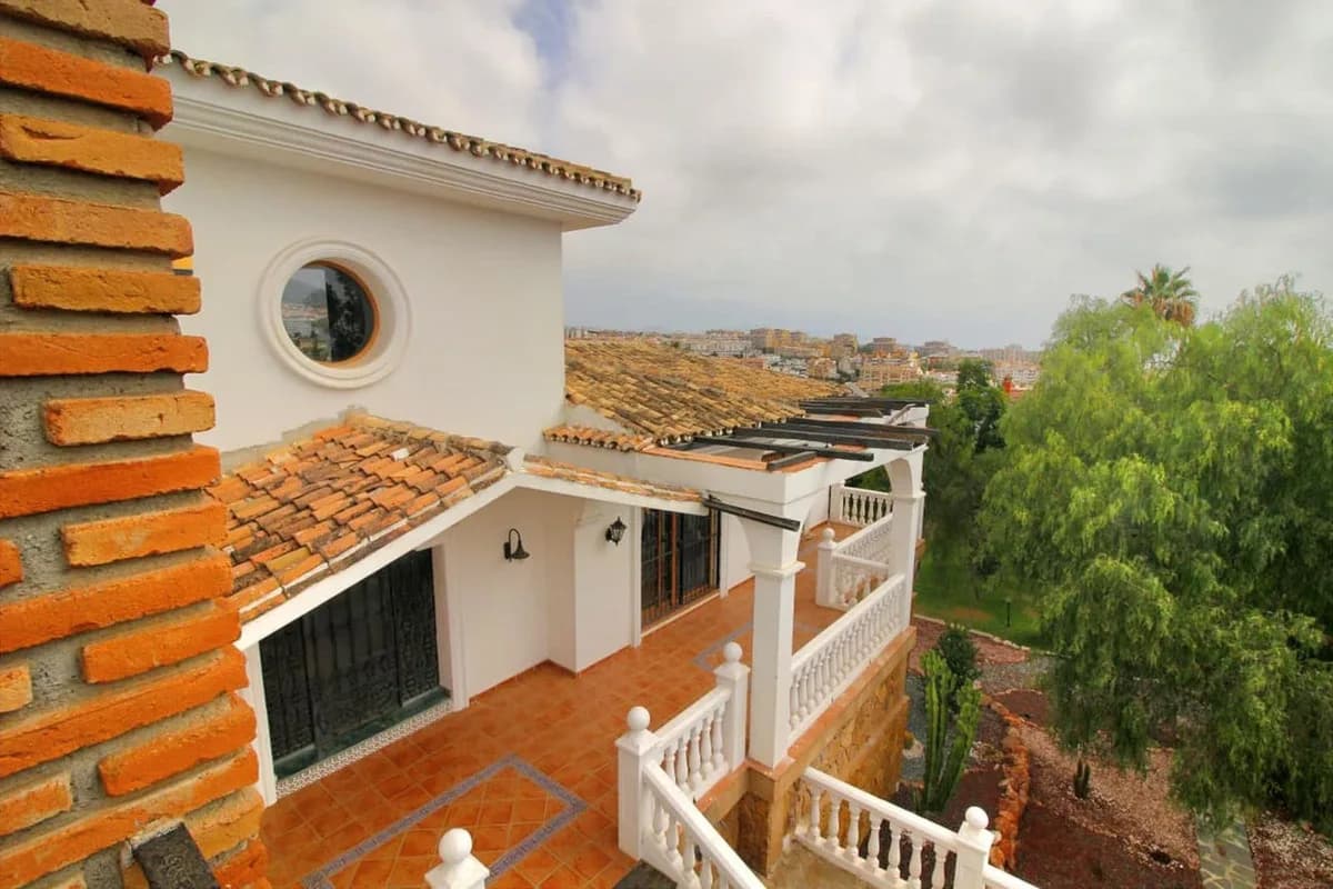 6 Bedroom Detached Villa for Sale in Benalmadena, Málaga - Image 9