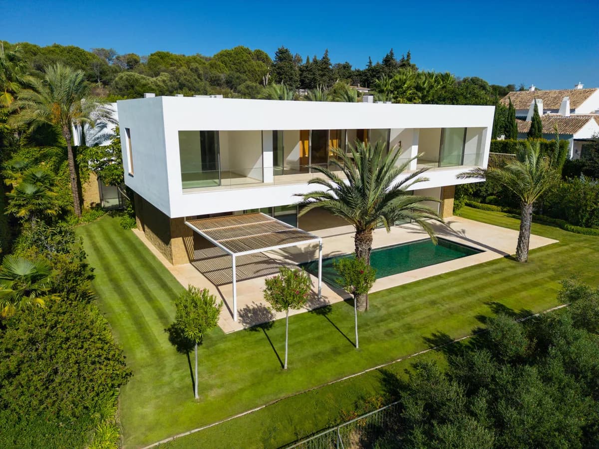 5 Bedroom Detached Villa for Sale in Casares, Málaga - Image 2