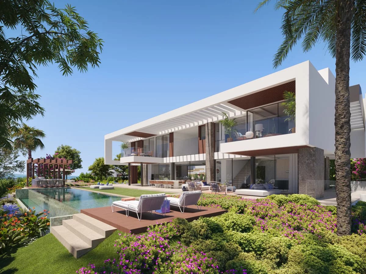 6 Bedroom Detached Villa for Sale in Nueva Andalucía, Málaga - Image 3