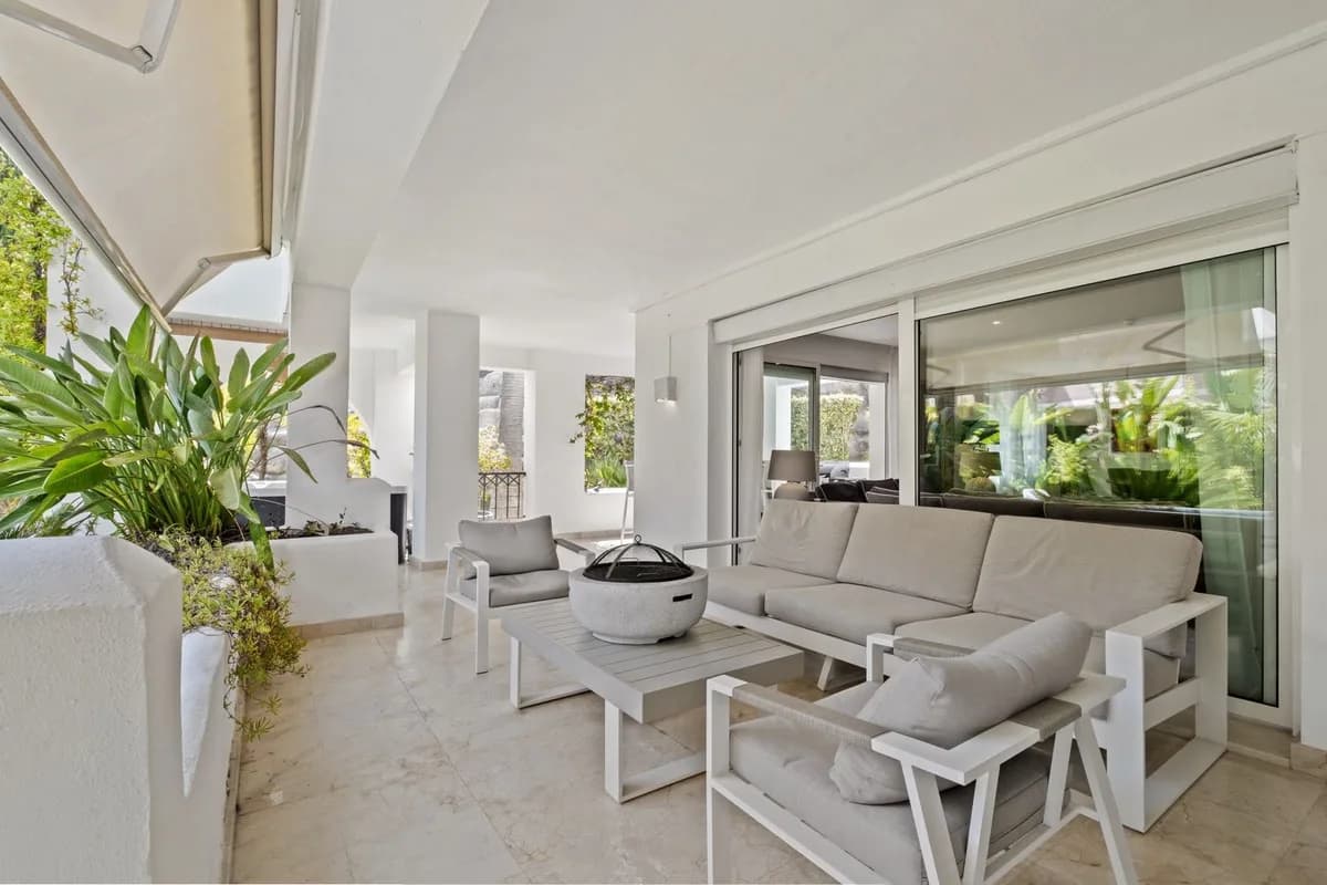 2 Bedroom Ground Floor Apartment for Sale in Marbella, Málaga - Image 6