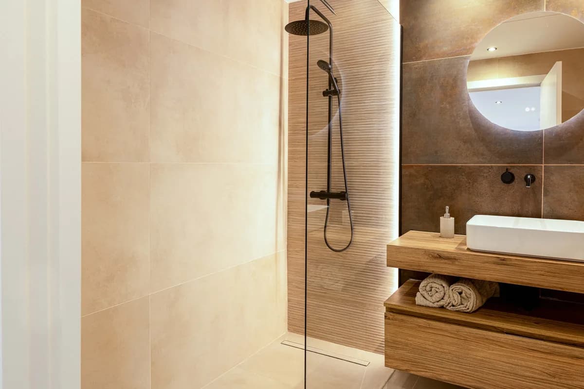 2 Bedroom Middle Floor Apartment for Sale in Nueva Andalucía, Málaga - Image 8