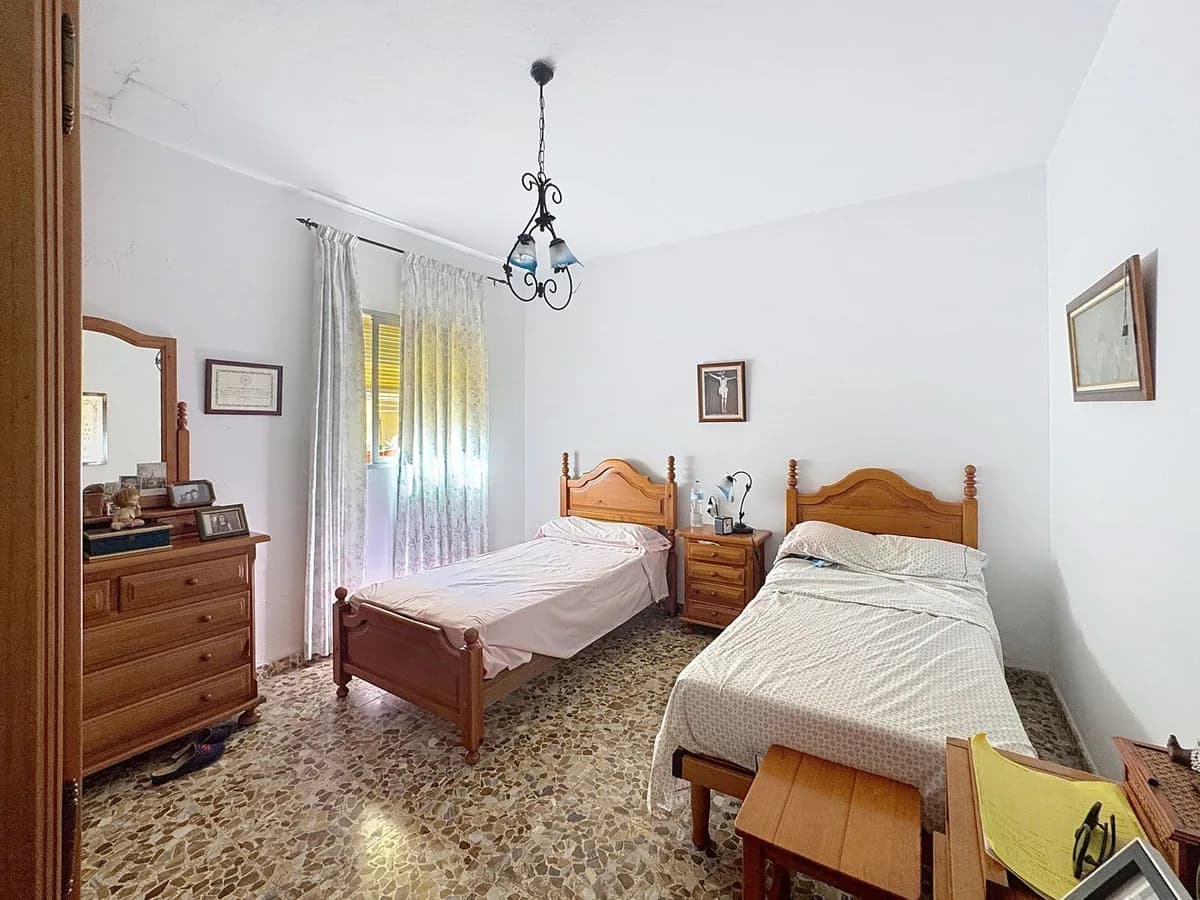 2 Bedroom Ground Floor Apartment for Sale in San Pedro de Alcántara, Málaga - Image 5