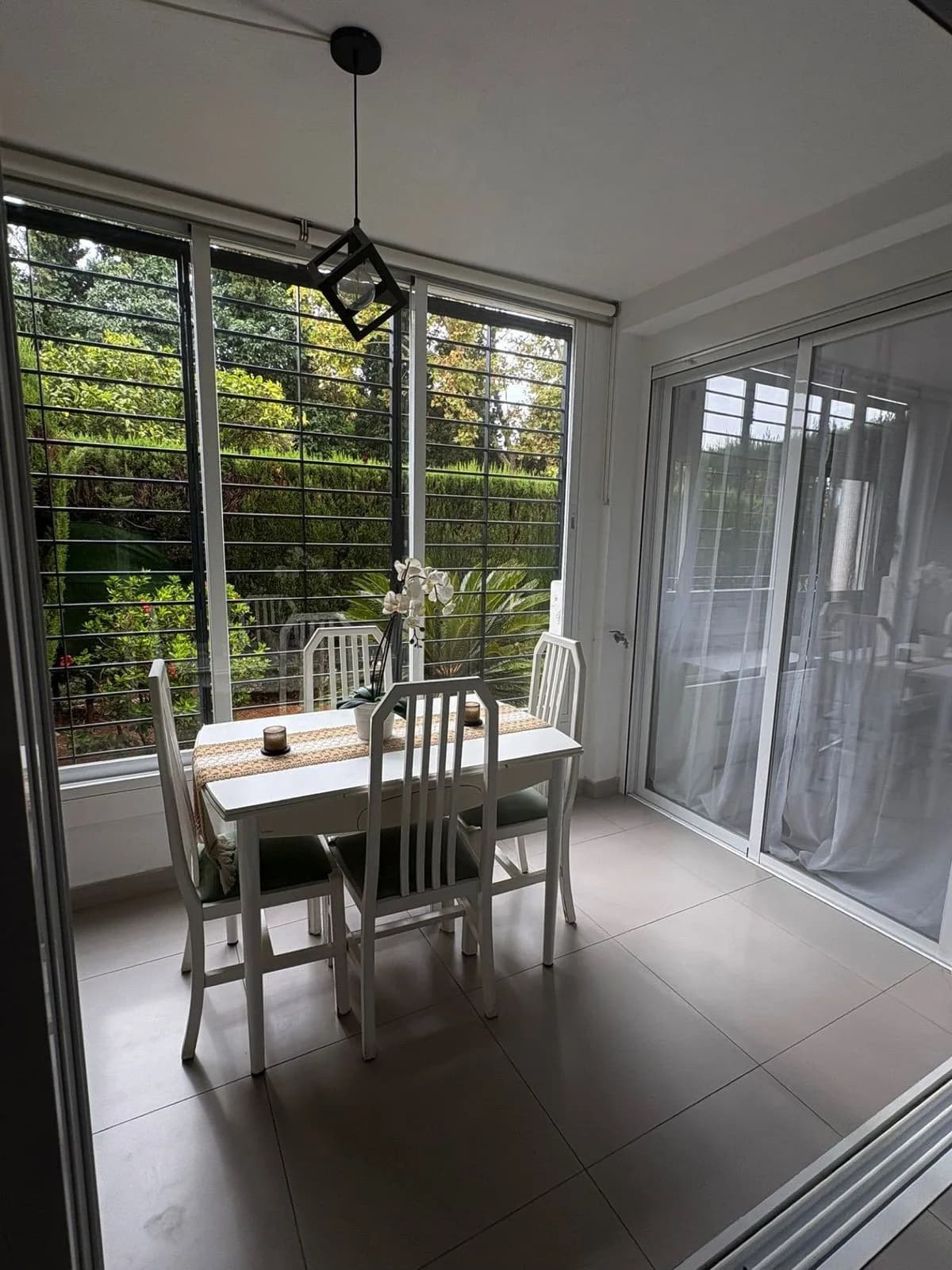 2 Bedroom Ground Floor Apartment for Sale in Marbella, Málaga - Image 7
