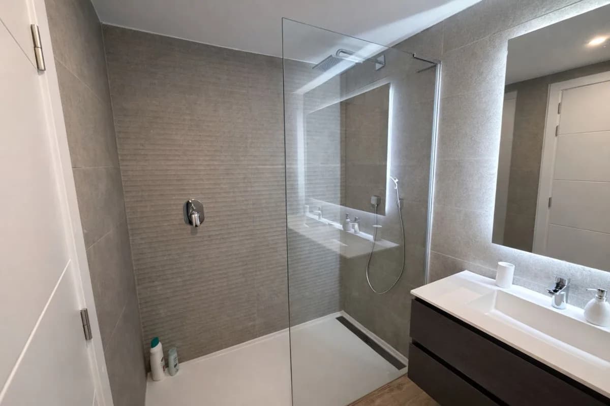 2 Bedroom Ground Floor Apartment for Sale in Casares, Málaga - Image 7