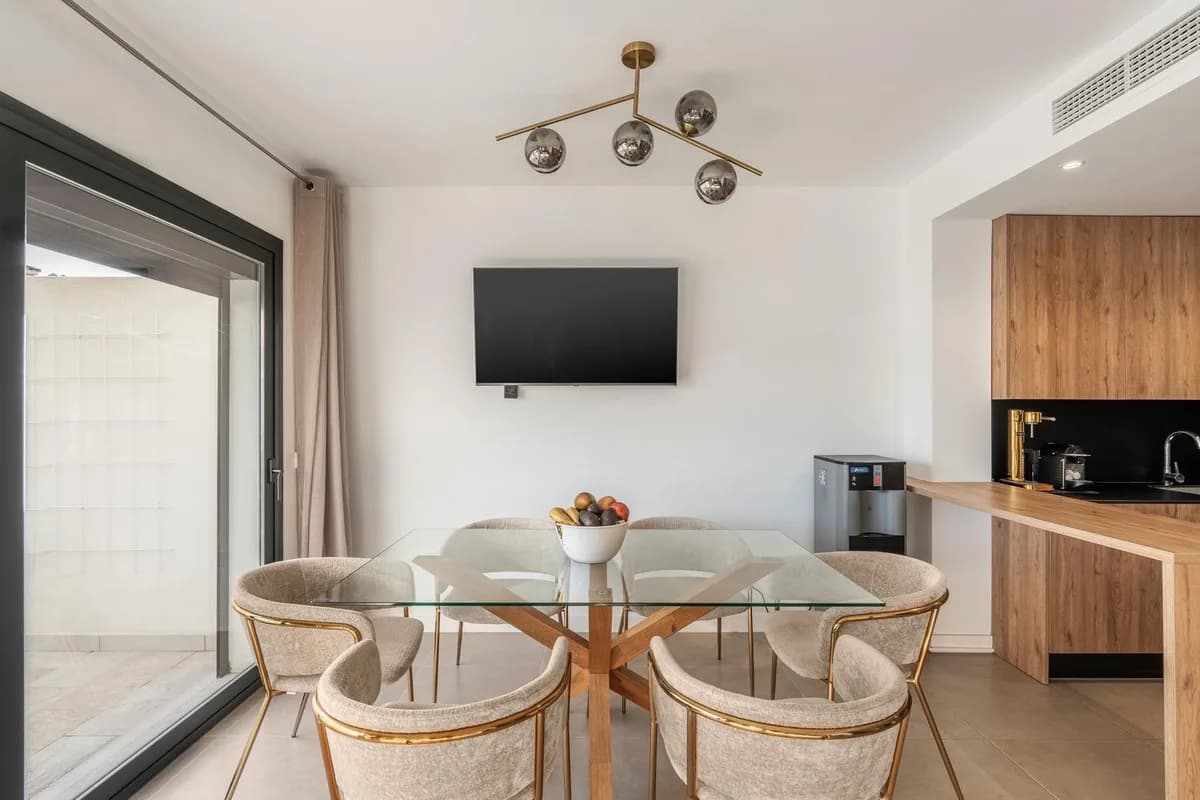 3 Bedroom Townhouse for Sale in El Paraiso, Málaga - Image 4