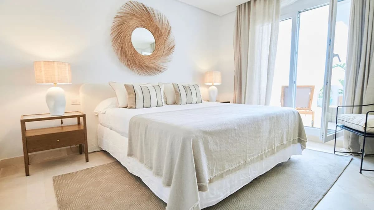 2 Bedroom Ground Floor Apartment for Sale in Aloha, Málaga - Image 8