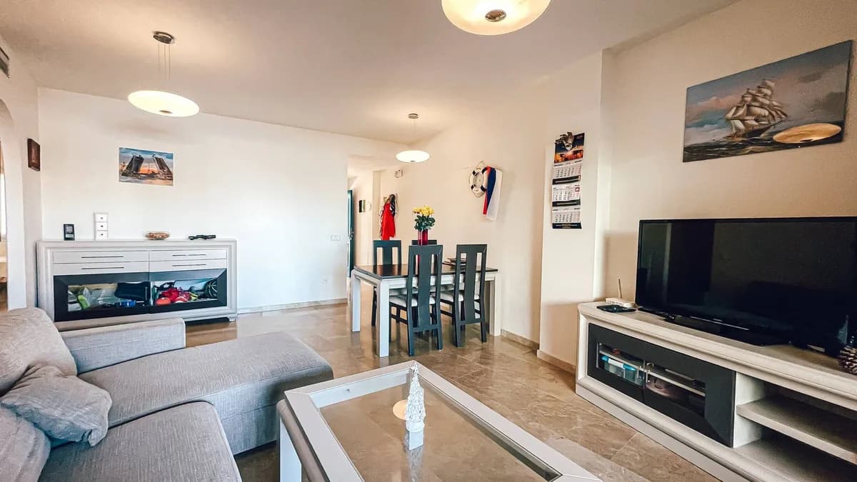 2 Bedroom Ground Floor Apartment for Sale in La Duquesa, Málaga - Image 3