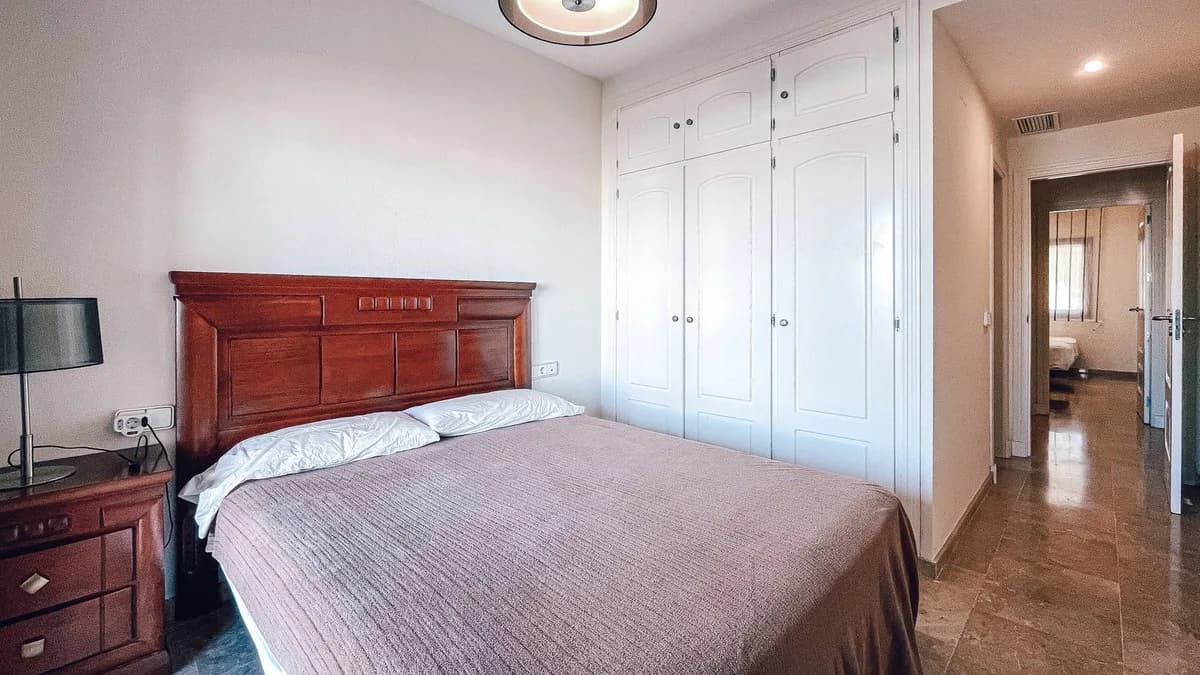 2 Bedroom Ground Floor Apartment for Sale in La Duquesa, Málaga - Image 6