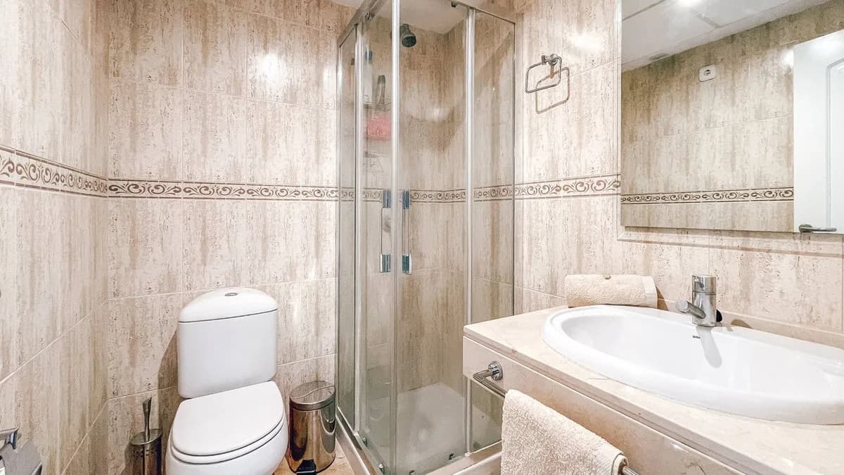 2 Bedroom Ground Floor Apartment for Sale in La Duquesa, Málaga - Image 9