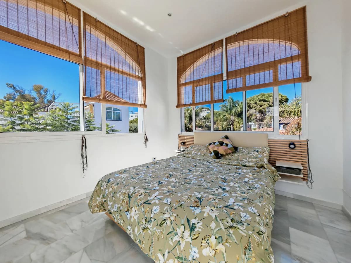 3 Bedroom Penthouse Duplex for Sale in Costabella, Málaga - Image 9