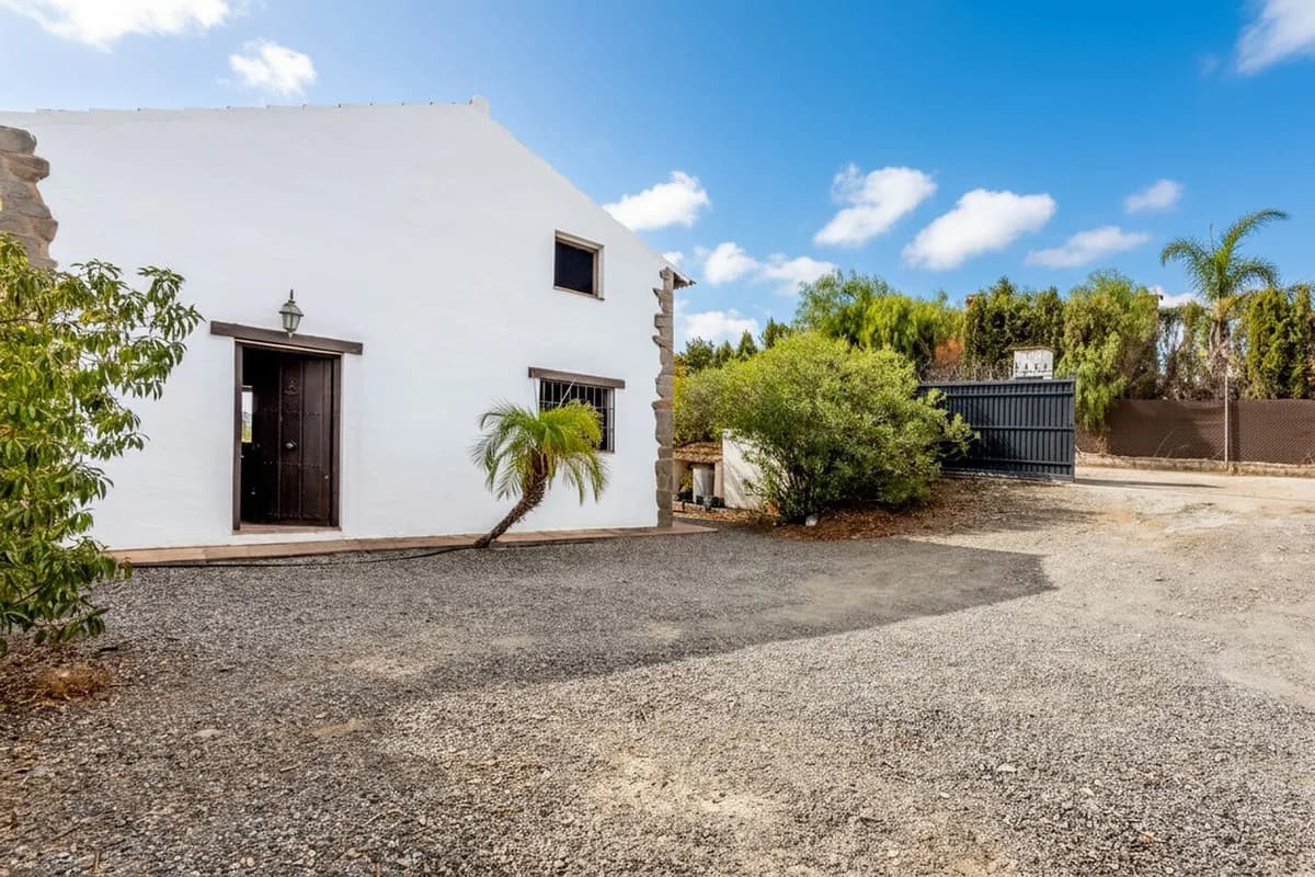 3 Bedroom Finca - Cortijo for Sale in Coín, Málaga - Image 5