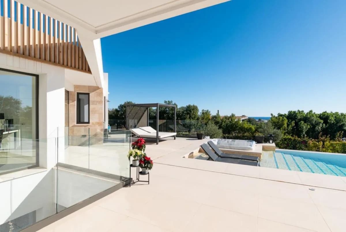 4 Bedroom Detached Villa for Sale in Los Arqueros, Málaga - Image 6