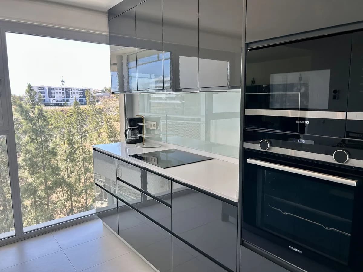 3 Bedroom Middle Floor Apartment for Sale in Fuengirola, Málaga - Image 8