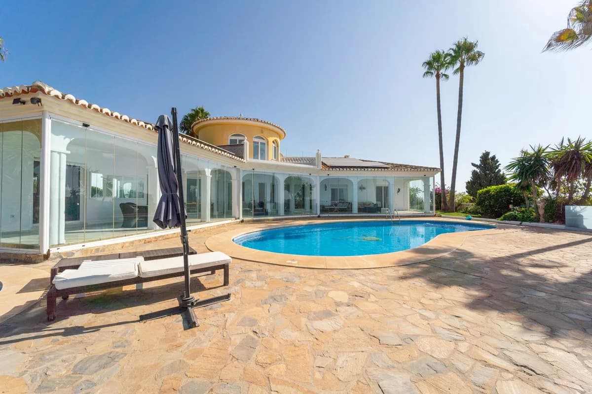 5 Bedroom Detached Villa for Sale in Mijas Costa, Málaga - Image 6