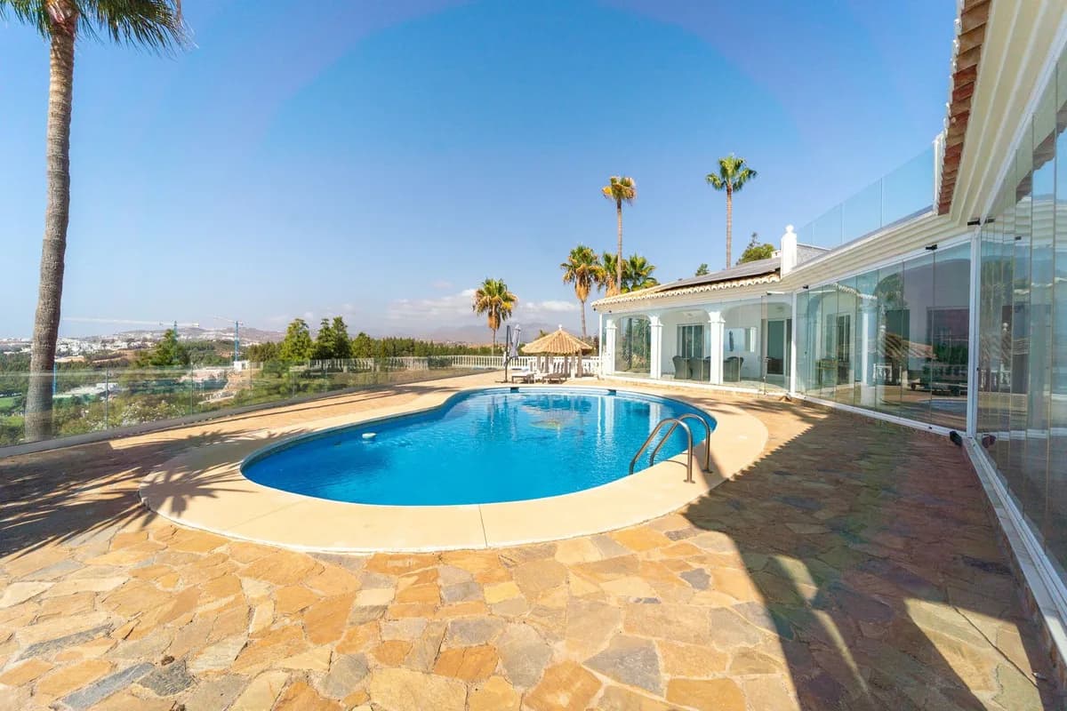 5 Bedroom Detached Villa for Sale in Mijas Costa, Málaga - Image 7