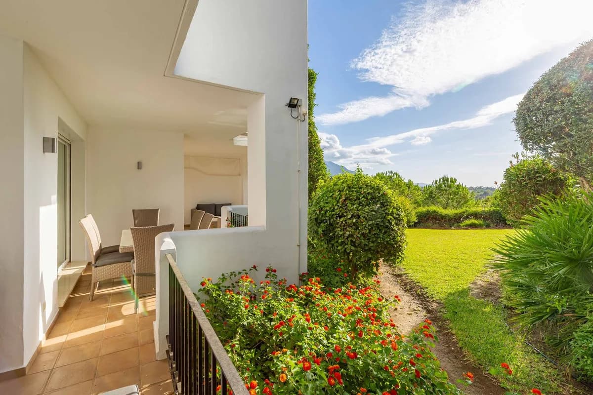 3 Bedroom Ground Floor Apartment for Sale in La Quinta, Málaga - Image 3