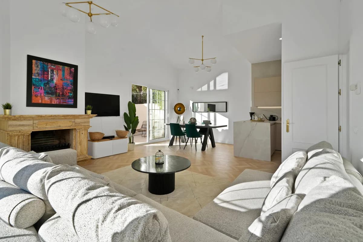 5 Bedroom Townhouse for Sale in Marbella, Málaga - Image 7