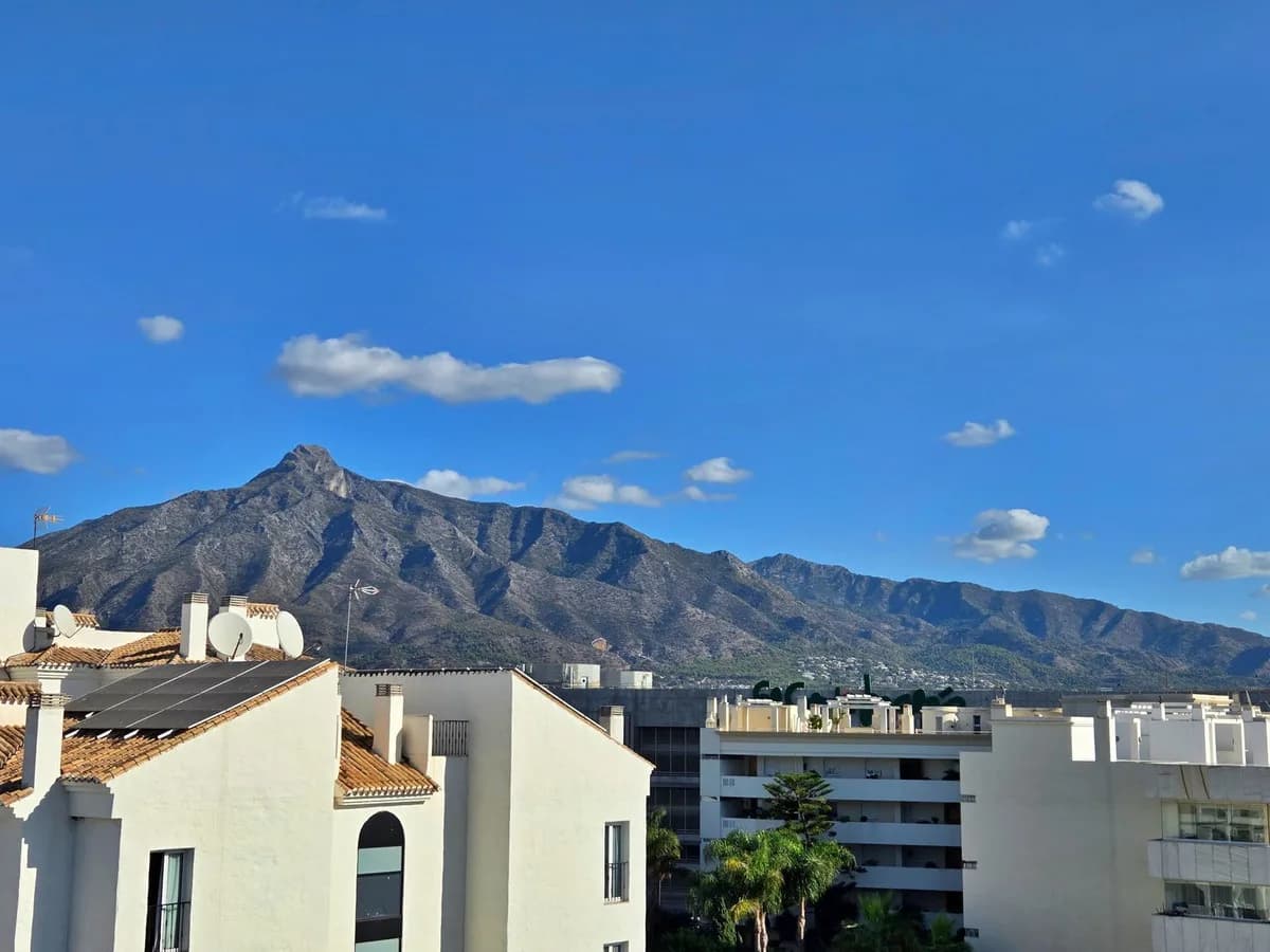 2 Bedroom Penthouse Duplex for Sale in Puerto Banús, Málaga - Image 2