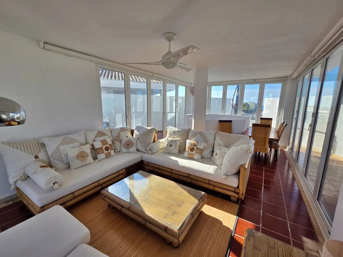 2 Bedroom Penthouse Duplex for Sale in Puerto Banús, Málaga - Image 3