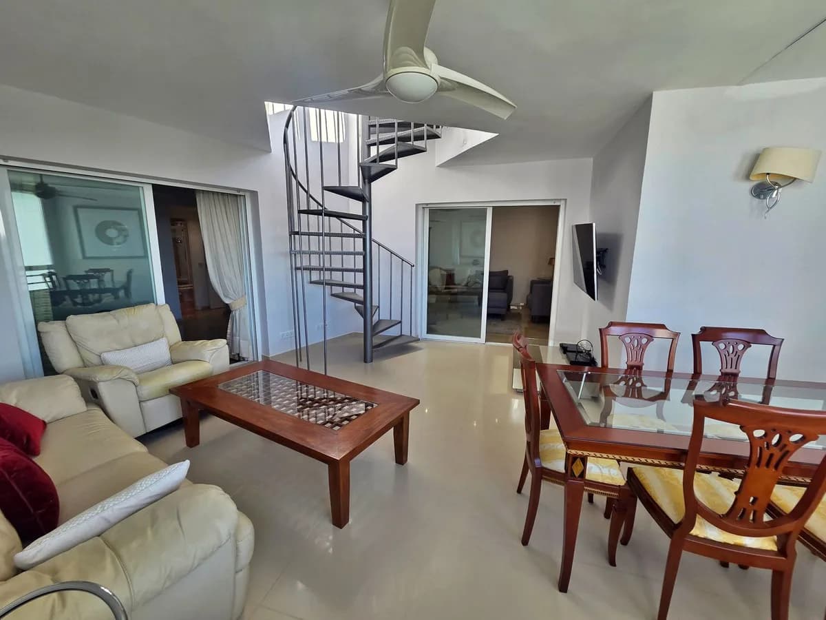 2 Bedroom Penthouse Duplex for Sale in Puerto Banús, Málaga - Image 5