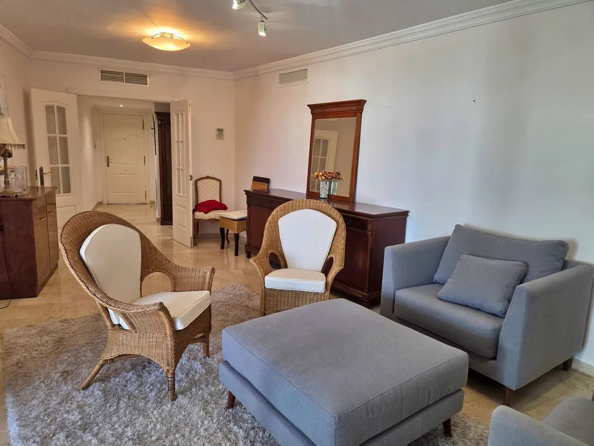 2 Bedroom Penthouse Duplex for Sale in Puerto Banús, Málaga - Image 6