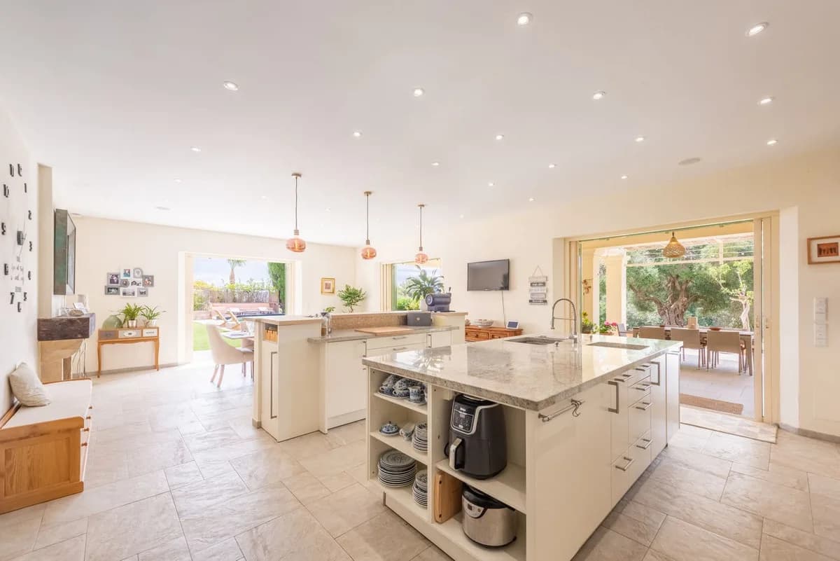 7 Bedroom Detached Villa for Sale in Sotogrande Alto, Cádiz - Image 8