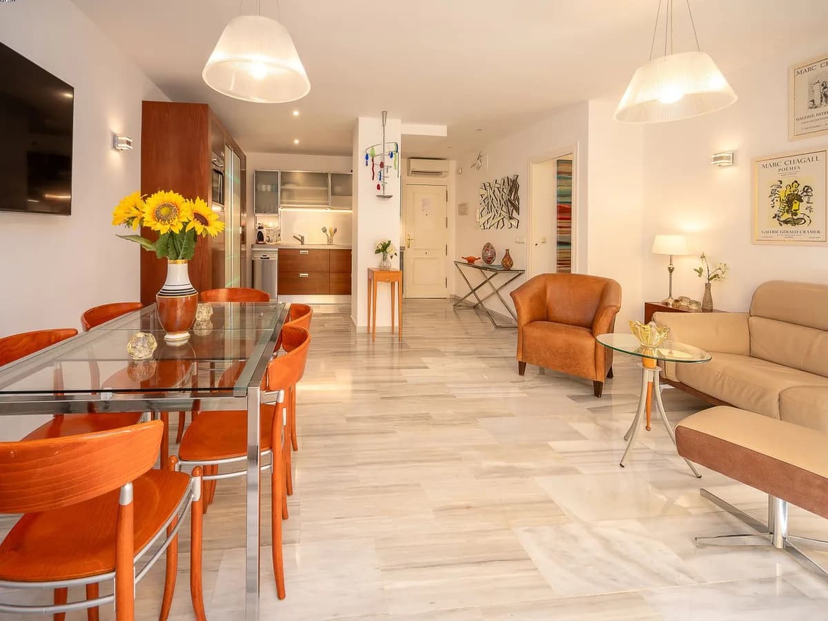 2 Bedroom Middle Floor Apartment for Sale in La Cala de Mijas, Málaga - Image 4