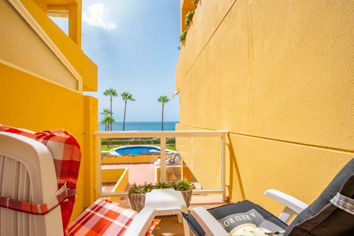 2 Bedroom Middle Floor Apartment for Sale in La Cala de Mijas, Málaga - Image 9