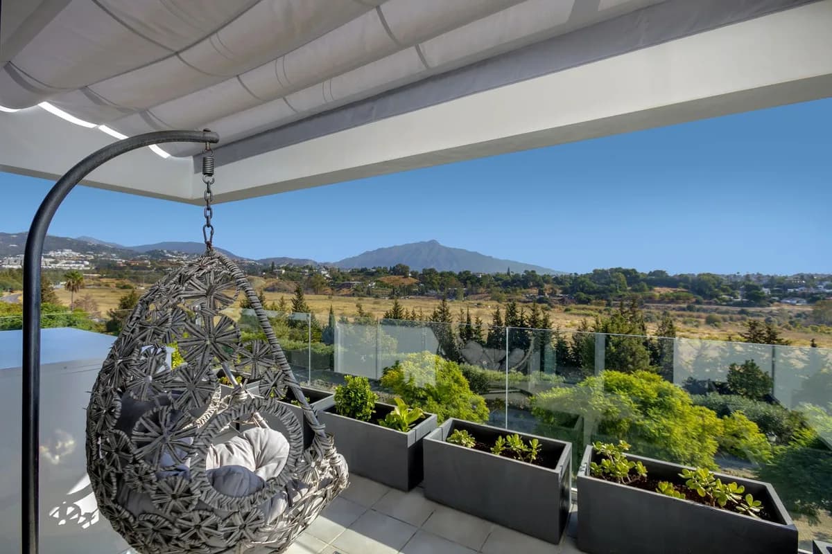 2 Bedroom Penthouse for Sale in Estepona, Málaga