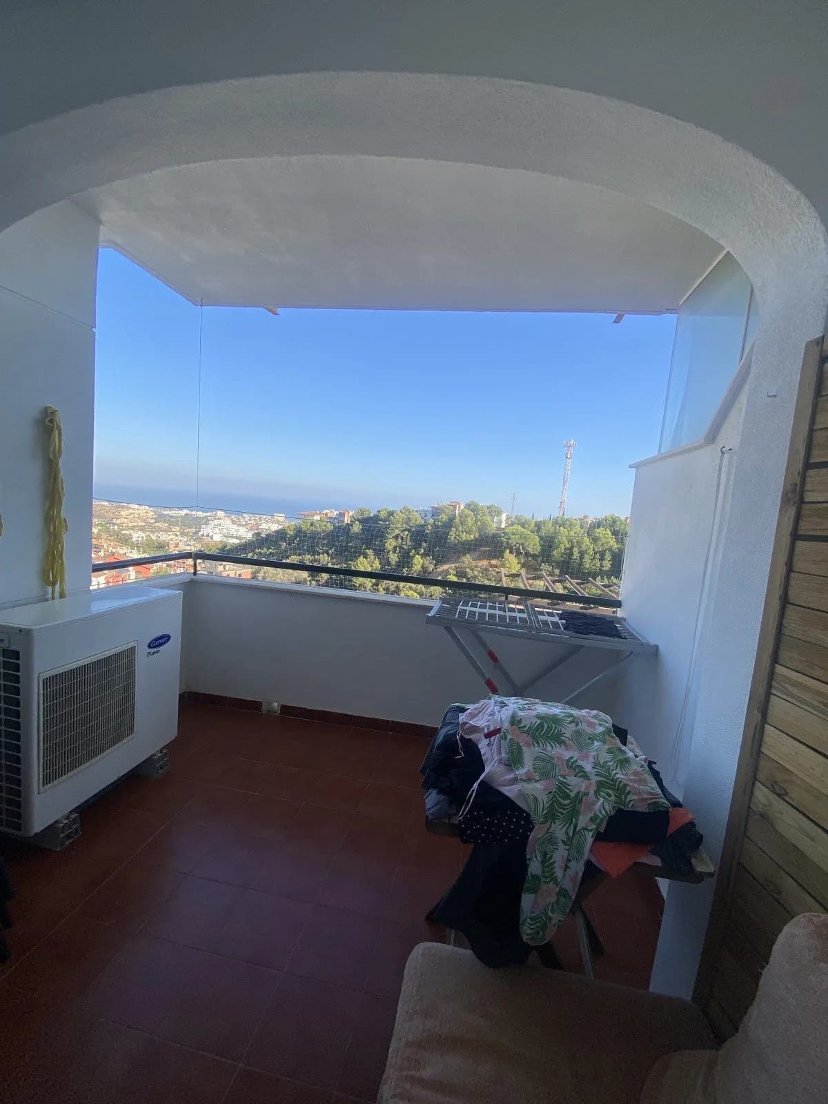 2 Bedroom Middle Floor Apartment for Sale in Benalmadena Pueblo, Málaga - Image 9