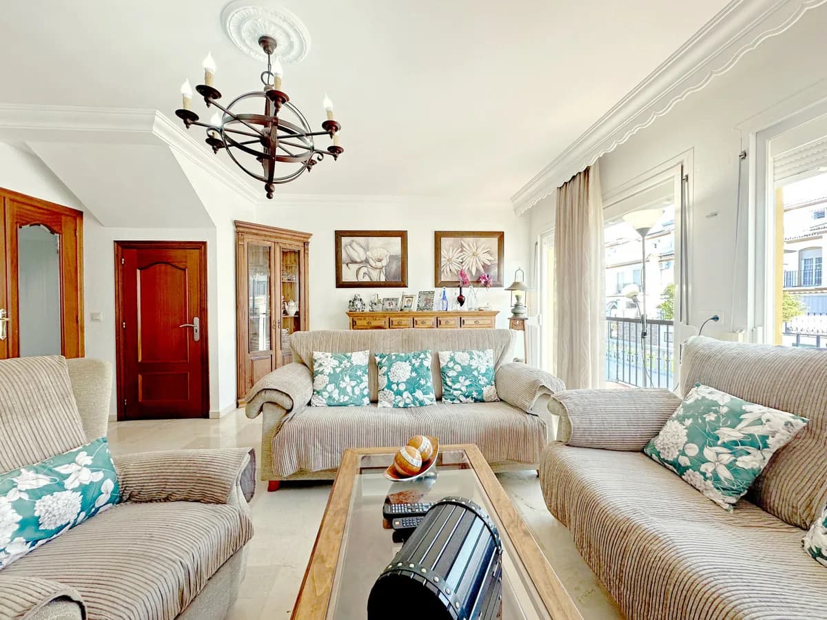 3 Bedroom Townhouse for Sale in Estepona, Málaga - Image 6