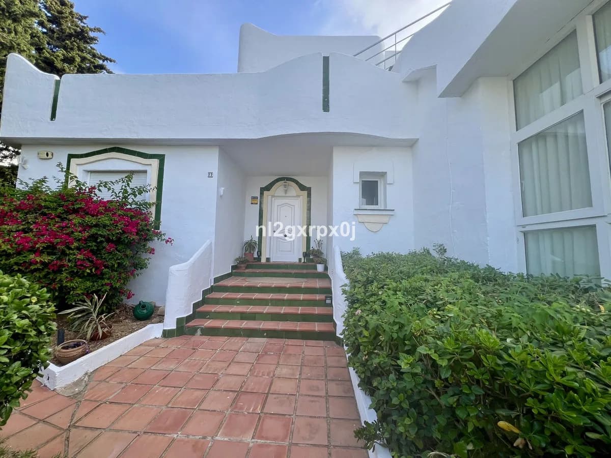 3 Bedroom Detached Villa for Sale in Reserva de Marbella, Málaga - Image 2