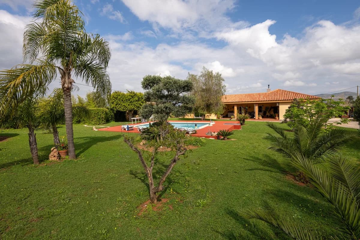 4 Bedroom Finca - Cortijo for Sale in Alhaurín el Grande, Málaga
