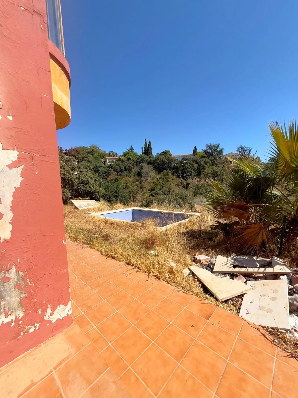 5 Bedroom Detached Villa for Sale in Elviria, Málaga - Image 9