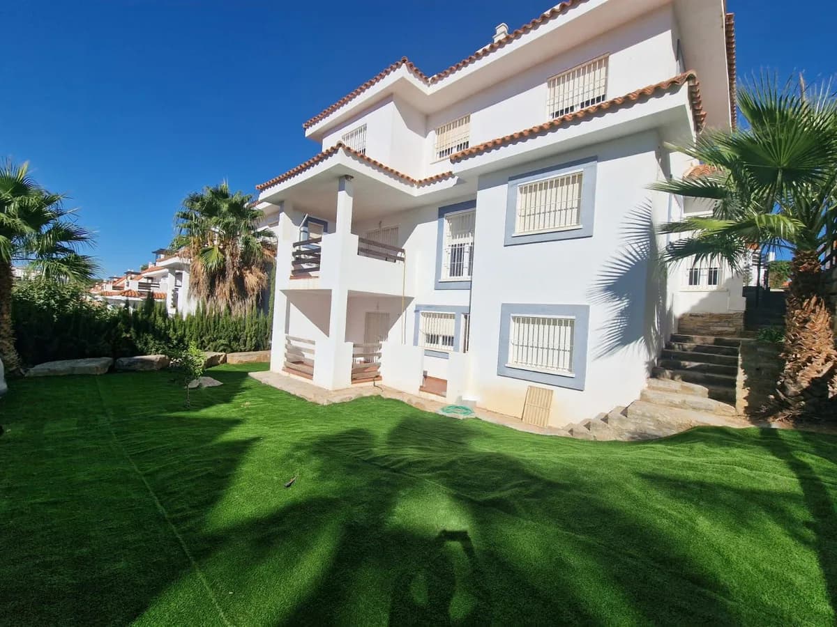 5 Bedroom Detached Villa for Sale in Manilva, Málaga