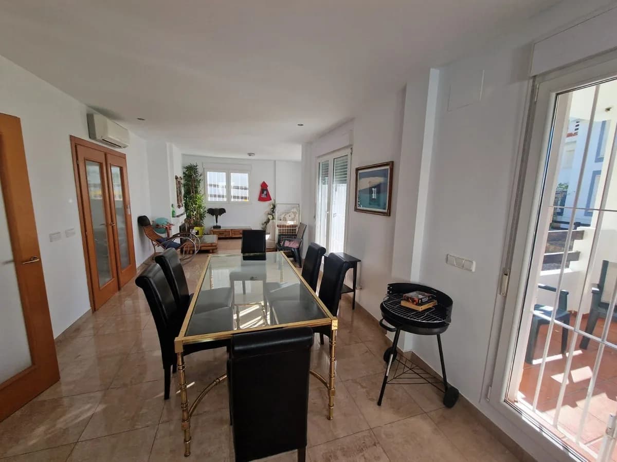 5 Bedroom Detached Villa for Sale in Manilva, Málaga - Image 4