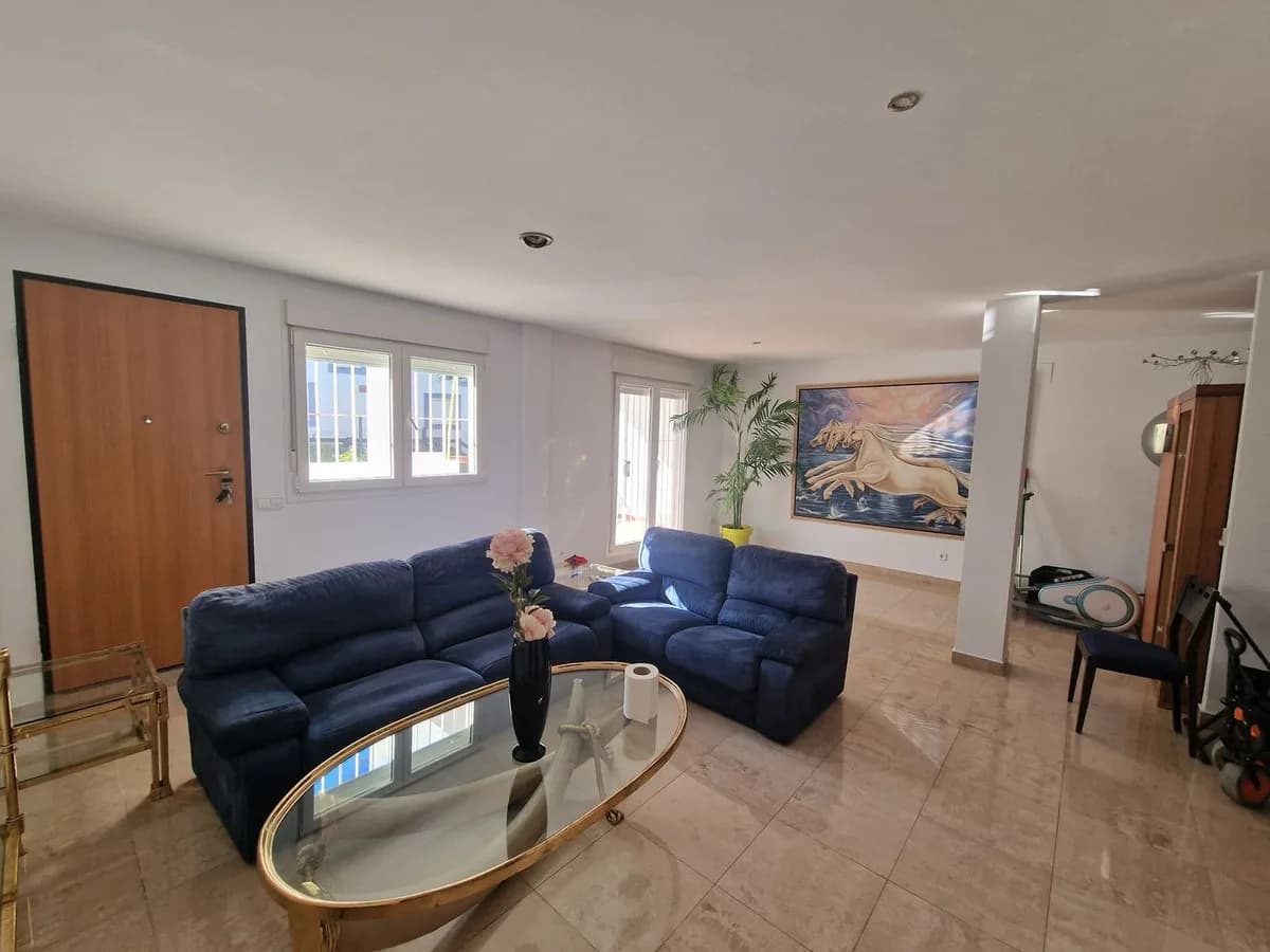 5 Bedroom Detached Villa for Sale in Manilva, Málaga - Image 8