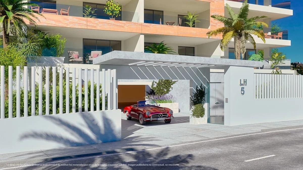 3 Bedroom Middle Floor Apartment for Sale in Benalmadena, Málaga - Image 8